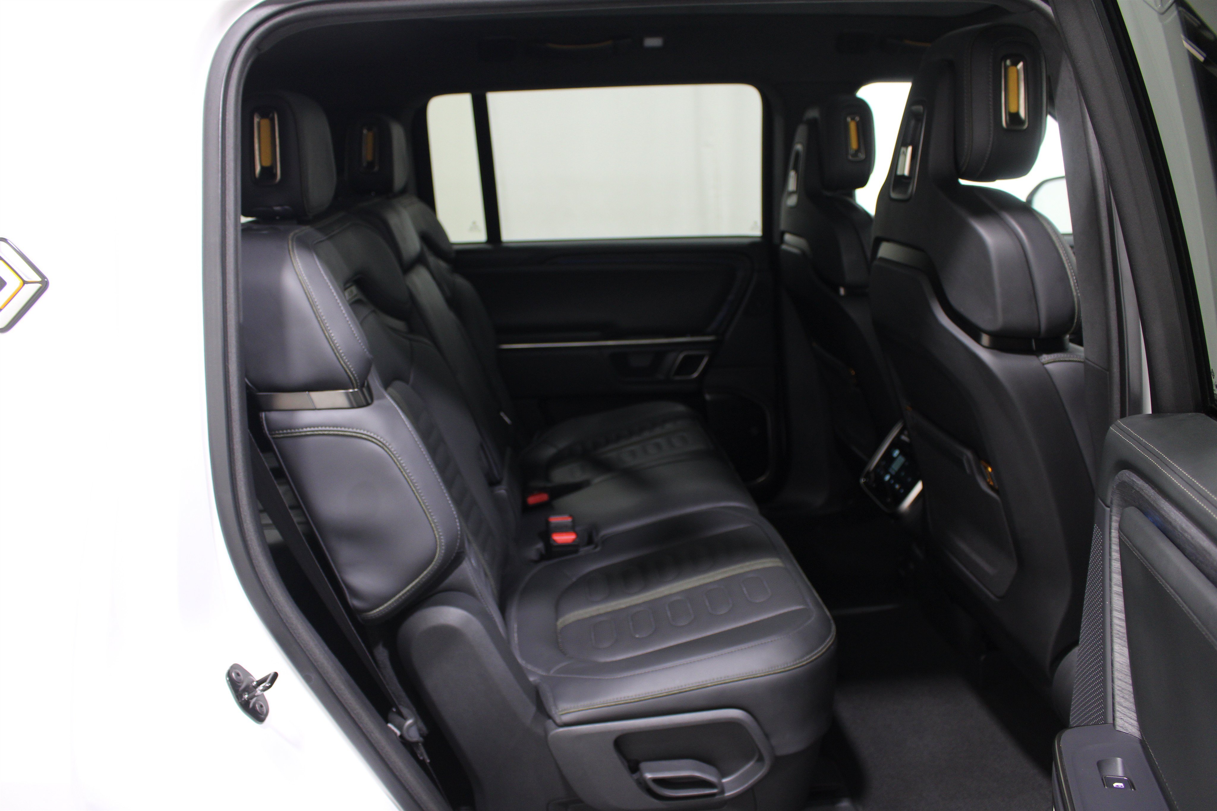Used 2024 Rivian R1S Adventure Quad AWD/4WD image 23