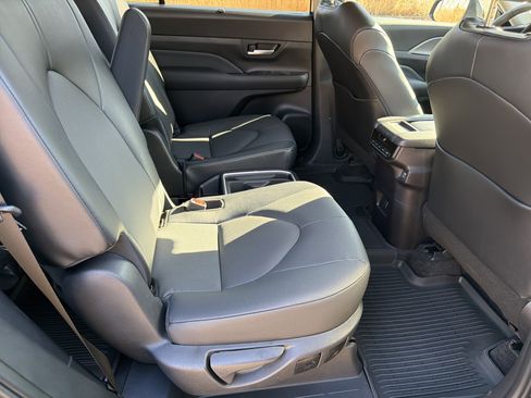 Used 2026 Toyota Grand Highlander XLE image 15