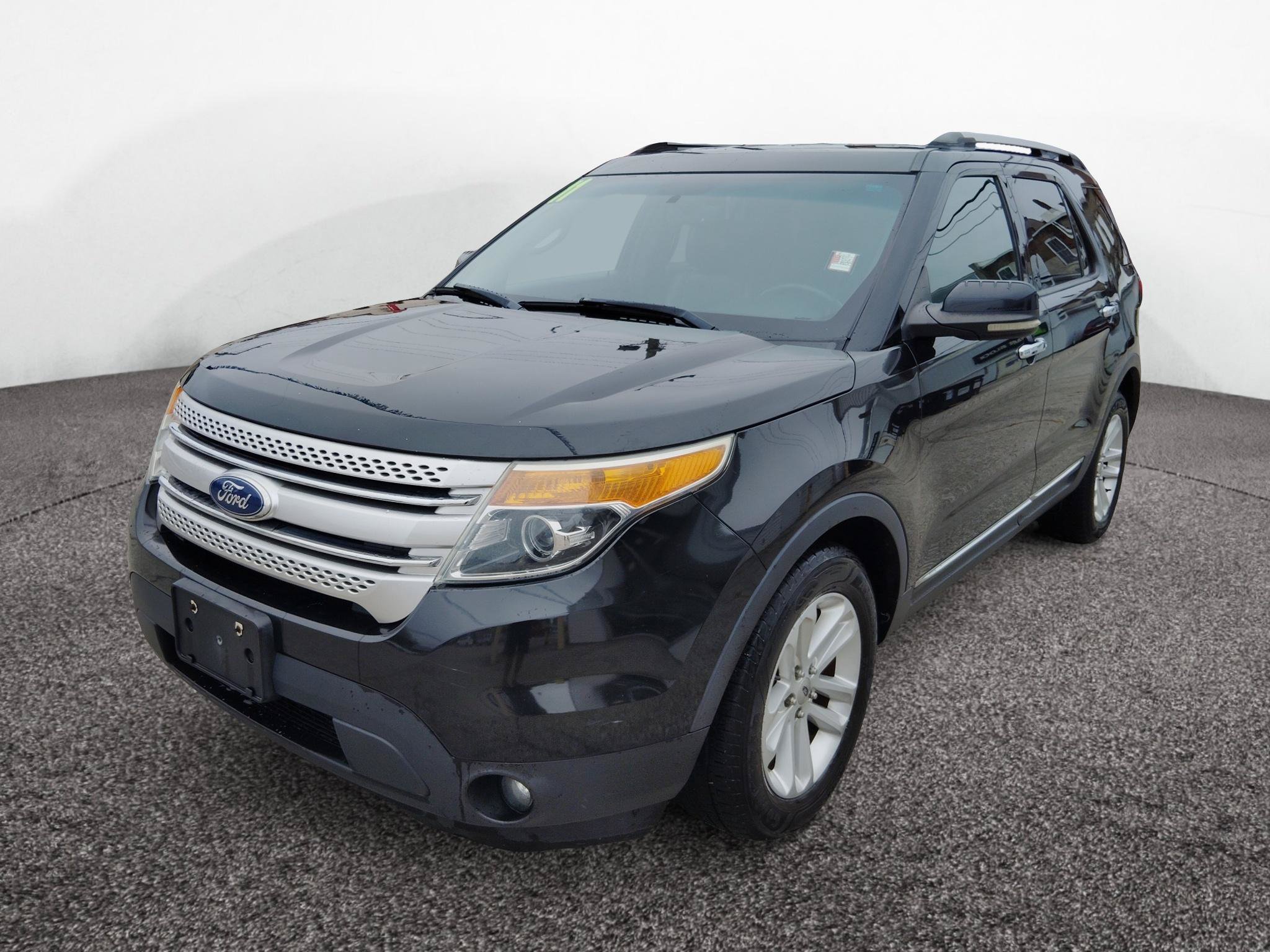 Used 2011 Ford Explorer XLT w/ 202A Rapid Spec Order Code FWD image 3