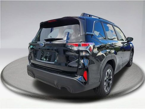 Used 2025 Subaru Forester Premium AWD/4WD image 3