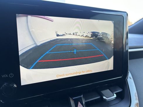 Used 2023 Toyota Corolla SE image 16