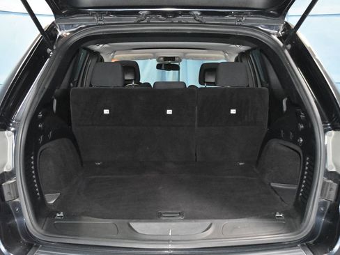 Used 2012 Jeep Grand Cherokee Laredo w/ Laredo E Group image 26