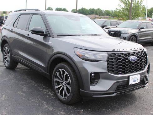 New 2026 Ford Explorer ST-Line AWD/4WD image 9