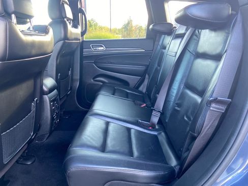 Used 2021 Jeep Grand Cherokee Limited image 17