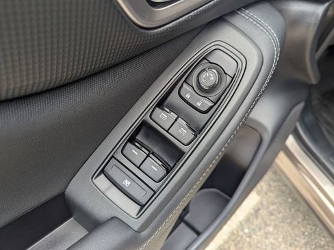 Used 2023 Subaru Forester Premium AWD/4WD image 12
