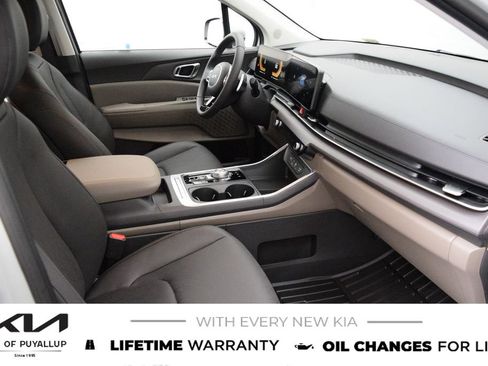 New 2026 Kia Carnival EX FWD image 16