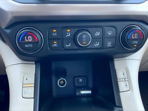 Used 2019 GMC Acadia Denali w/ Technology Package image 32