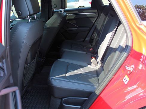 Used 2020 Audi Q3 2.0T Prestige w/ Prestige Package image 23