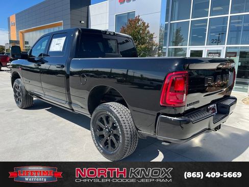 New 2026 RAM 2500 Laramie AWD/4WD image 17