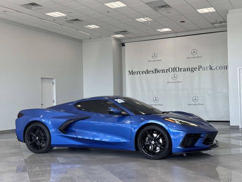 Used 2020 Chevrolet Corvette Stingray Coupe w/ 1LT RWD image 2