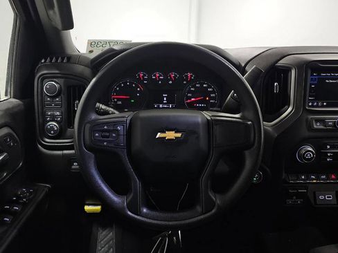 Used 2025 Chevrolet Silverado 2500 Custom w/ Custom Value Package image 8
