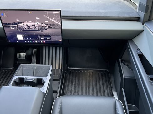 Used 2024 Tesla Cybertruck Cyberbeast image 31