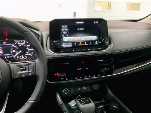 Used 2023 Nissan Rogue SL w/ SL Premium Package image 15