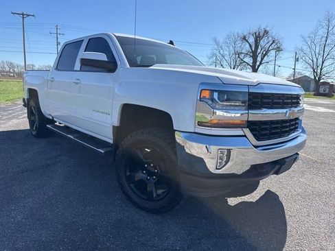 Used 2018 Chevrolet Silverado 1500 LT w/ All Star Edition image 6