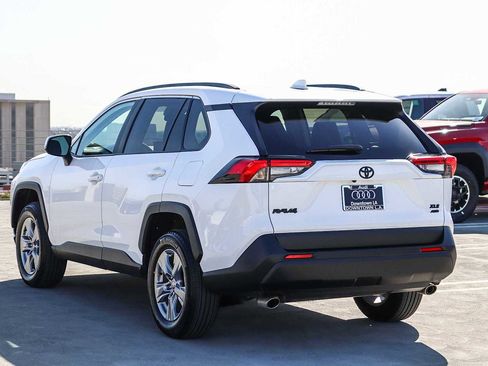 Used 2022 Toyota RAV4 XLE image 6
