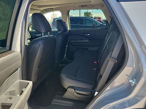 New 2026 Nissan Pathfinder Platinum image 12