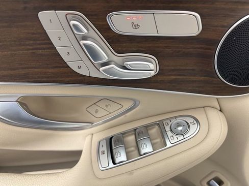 Used 2022 Mercedes-Benz GLC 300 4MATIC image 32