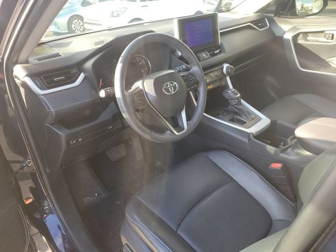 Used 2023 Toyota RAV4 XLE Premium image 17