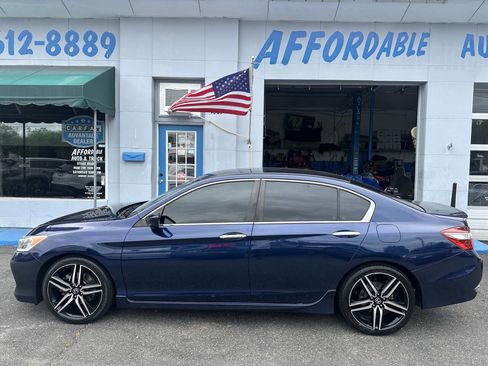 Used 2017 Honda Accord Sport image 7