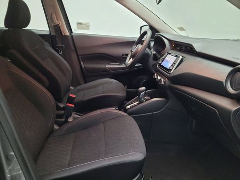 Used 2021 Nissan Kicks S FWD image 21
