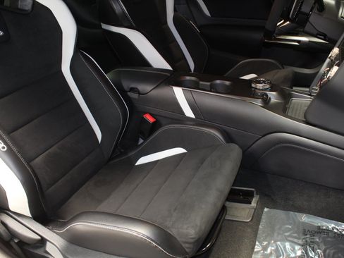 Used 2021 Ford Mustang Shelby GT500 w/ Carbon Fiber Track Pack RWD image 60