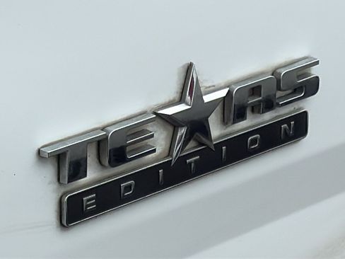 Used 2018 Chevrolet Suburban LT w/ Texas Edition Package RWD image 3