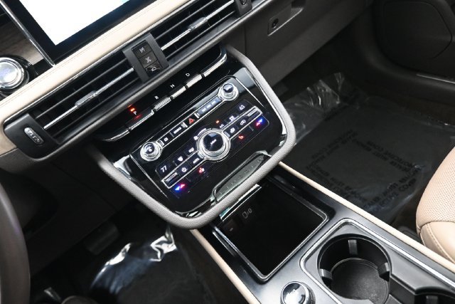 Used 2020 Lincoln Corsair Reserve w/ Appearance Package FWD image 15