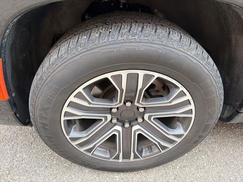 Used 2024 Jeep Wagoneer Series II w/ Flexible Seating Group image 10