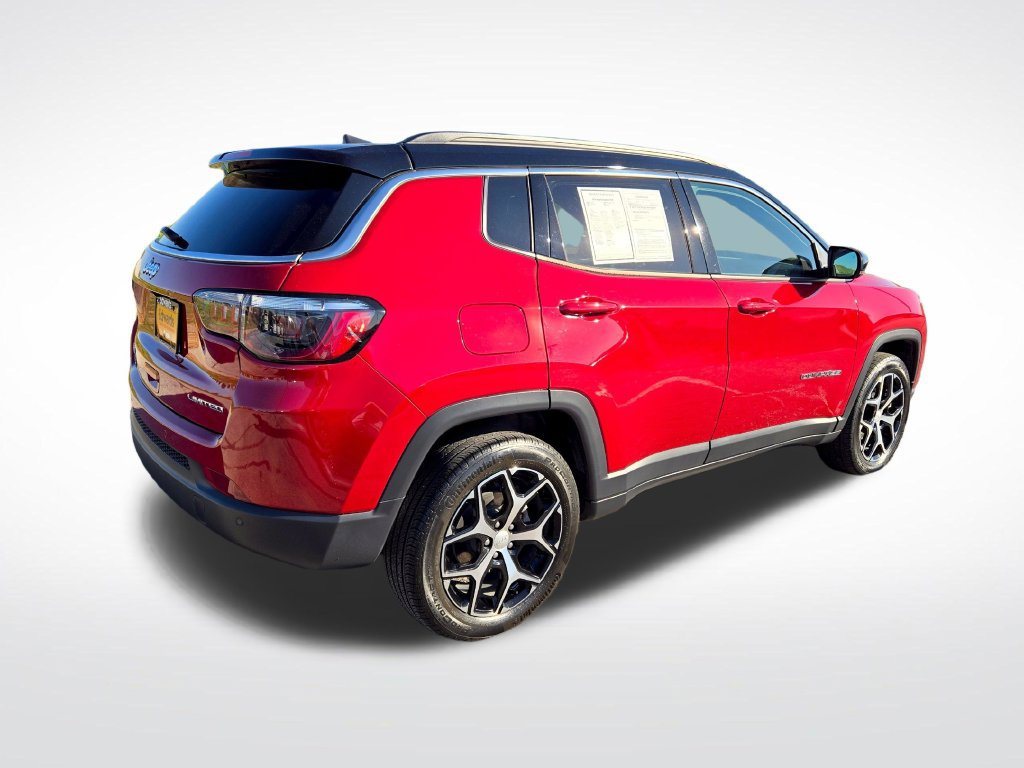 Used 2024 Jeep Compass Limited AWD/4WD image 3