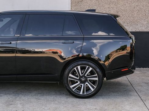 Used 2023 Land Rover Range Rover Long Wheelbase SE AWD/4WD image 12