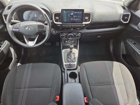 Used 2025 Hyundai Venue SEL FWD image 25