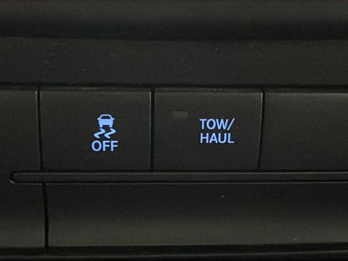 Used 2017 RAM 1500 Express w/ Express Value Package AWD/4WD image 36