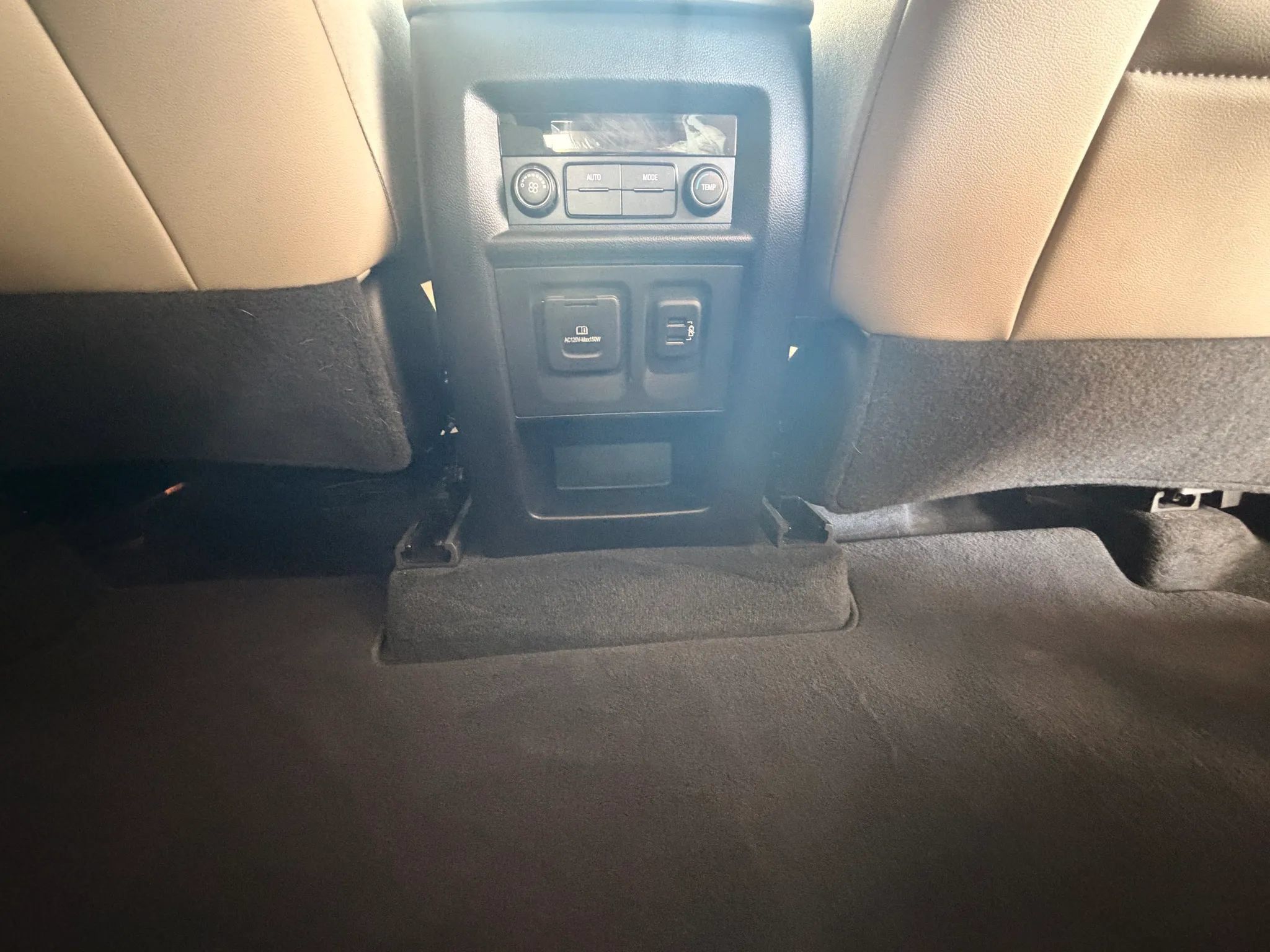 Used 2022 Chevrolet Traverse LT w/ LT Premium Package FWD image 21