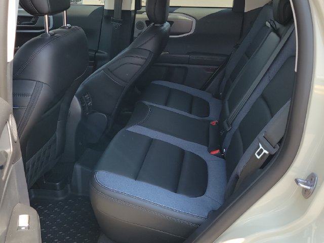 Certified 2025 Ford Bronco Sport Outer Banks w/ Outer Banks Tech Package+ AWD/4WD image 8
