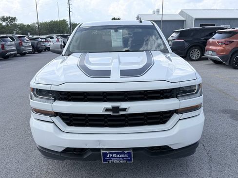 Used 2018 Chevrolet Silverado 1500 Custom w/ Custom Value Package RWD image 2