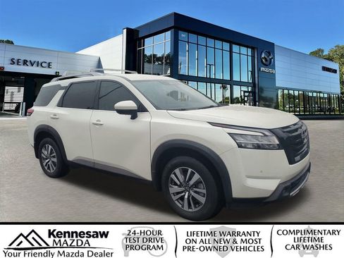 Used 2022 Nissan Pathfinder SL w/ Lighting Package (N92) AWD/4WD image 1