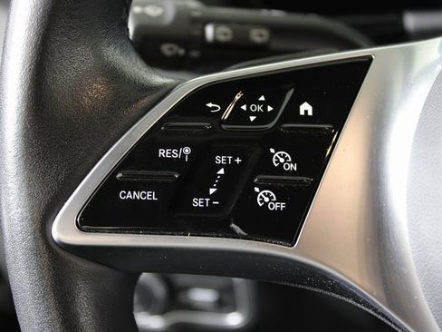 Certified 2025 Mercedes-Benz GLA 250 image 18