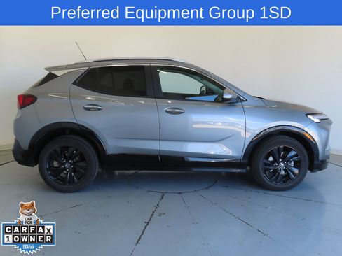 Used 2024 Buick Encore GX Sport Touring image 2