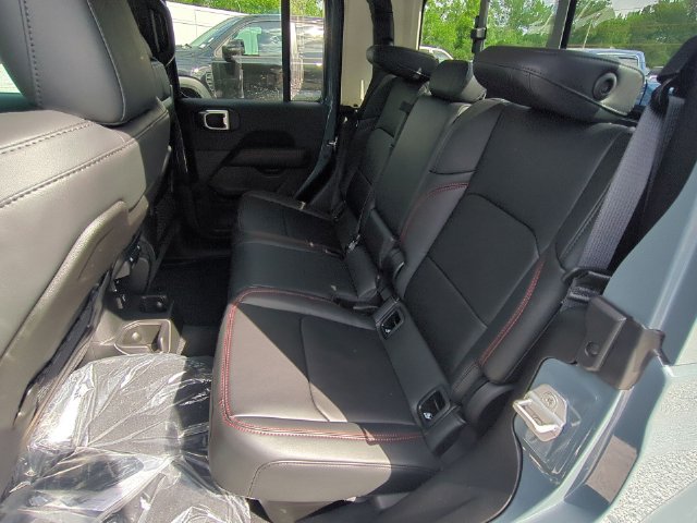 New 2026 Jeep Gladiator Rubicon w/ Steel Power Dome Hood Package AWD/4WD image 27
