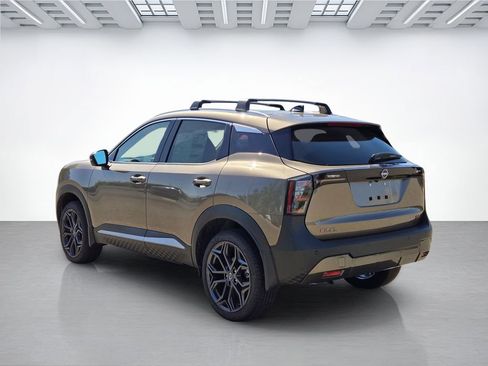 New 2026 Nissan Kicks SR FWD image 6