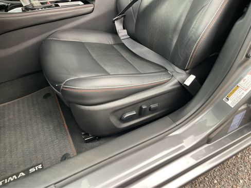 Used 2024 Nissan Altima 2.5 SR w/ SR Premium Package FWD image 13