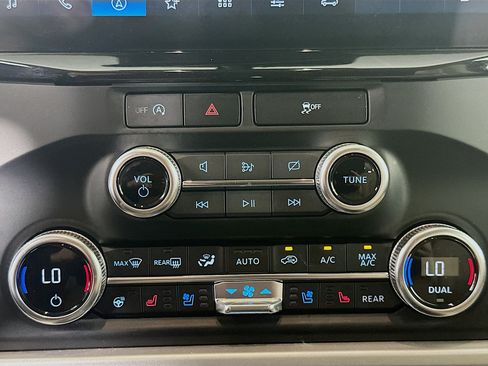 Used 2024 Ford Expedition Max Limited image 24