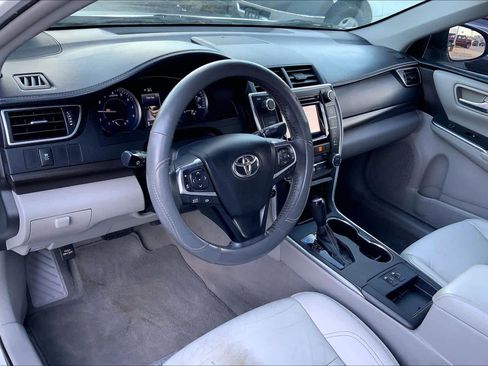 Used 2015 Toyota Camry XLE image 16