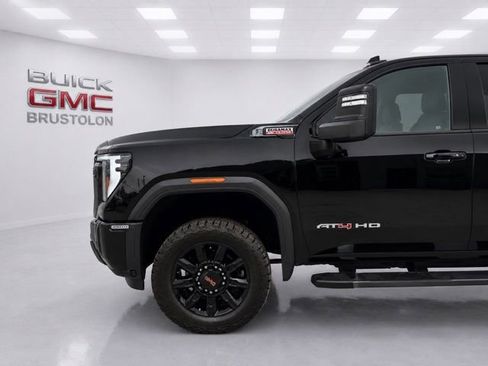 Used 2024 GMC Sierra 2500 AT4 AWD/4WD image 4