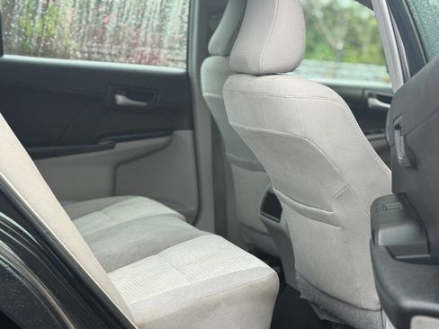 Used 2012 Toyota Camry LE image 10