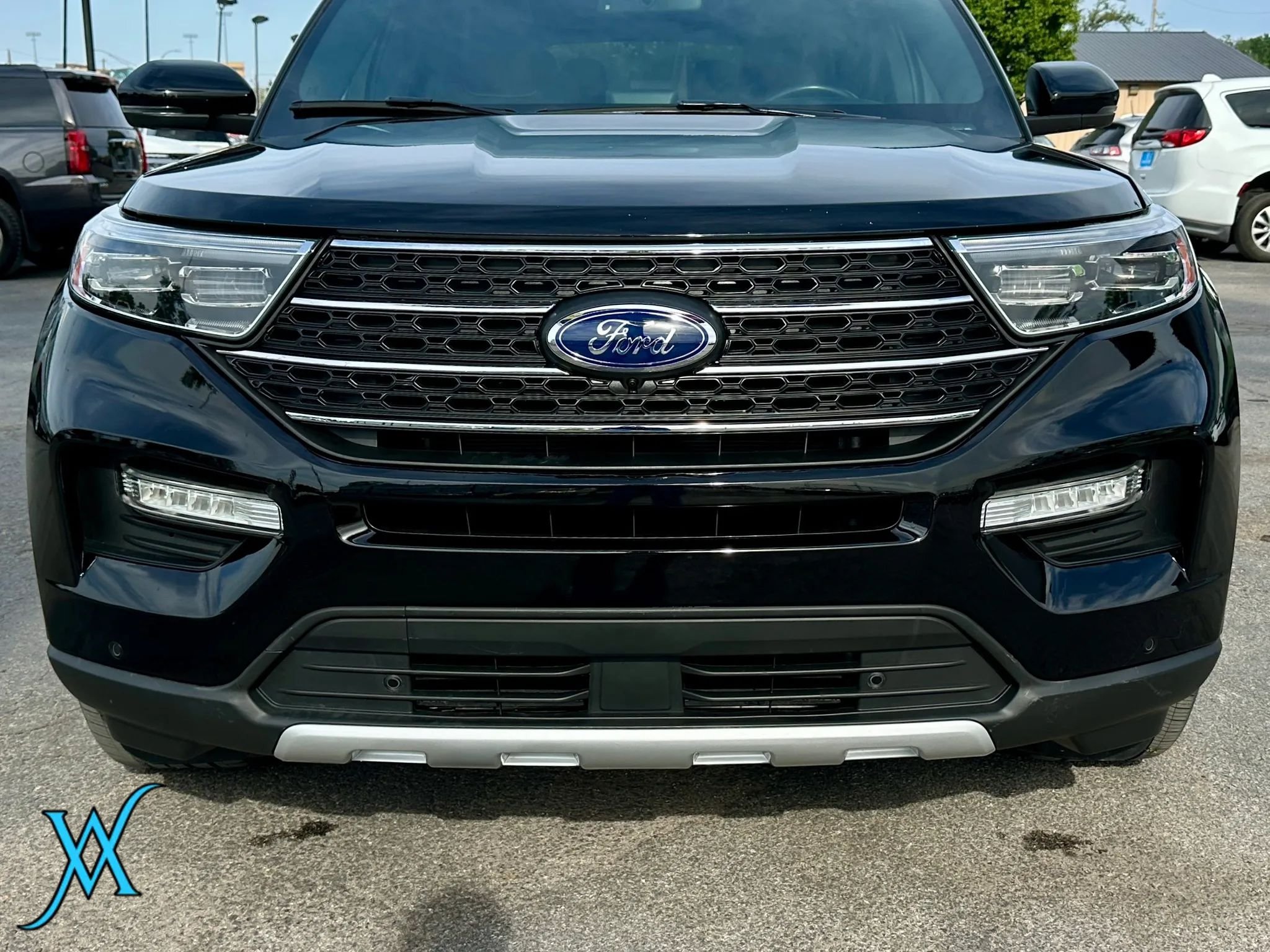 Used 2020 Ford Explorer Platinum w/ Premium Technology Package AWD/4WD image 11