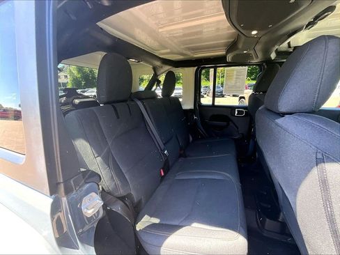 Used 2024 Jeep Wrangler Unlimited w/ Convenience Group AWD/4WD image 16