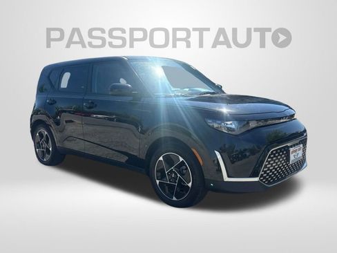 Used 2025 Kia Soul EX FWD image 3