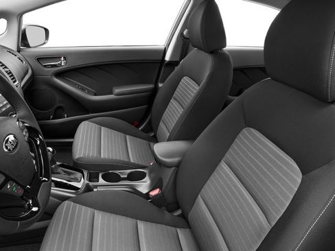 Used 2017 Kia Forte S image 13