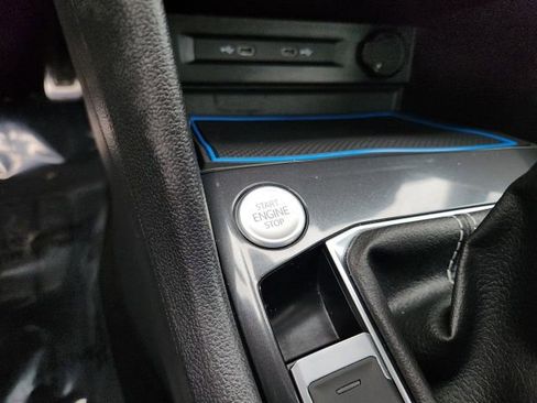 Used 2024 Volkswagen Tiguan SE R-Line image 32